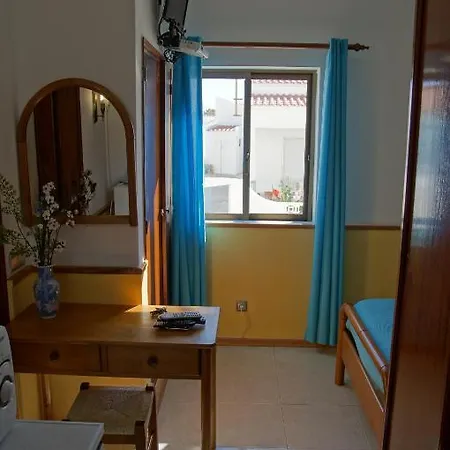 E Quartos Atalaia 3* 萨格里什